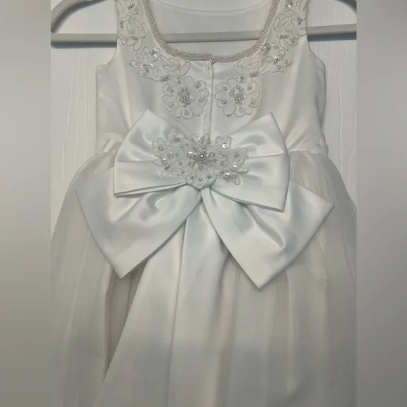 Lady Eleanor for David's Bridal Flower Girl Dress- Size 6 - Picture 5 of 17